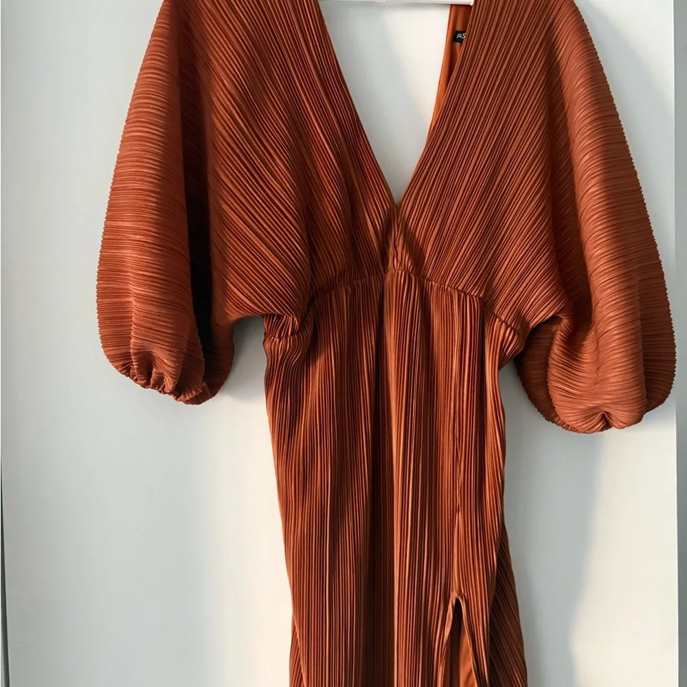 Copper Orange Pleated V-Neck Maxi Dress - Picture 4 of 7